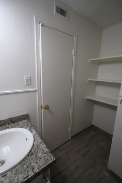 2914 San Antonio, Apt. 13 (12)