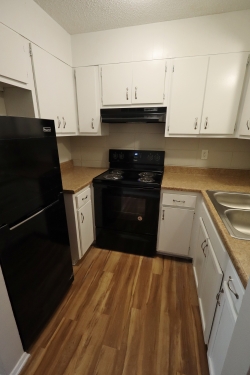 302 N Main St., Apt 21 (3)