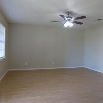 C17 - 3 Bedroom / 1 Bath 1061 SFT