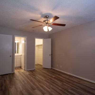 302 N Main St., Apt. 27 (15)