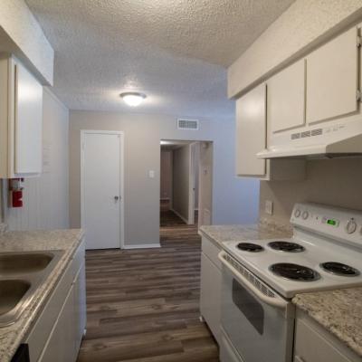 302 N Main St., Apt. 27 (7)