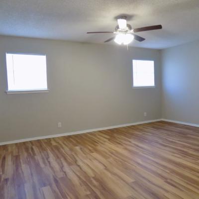 302 N. Main St., Apt. 29 (5)