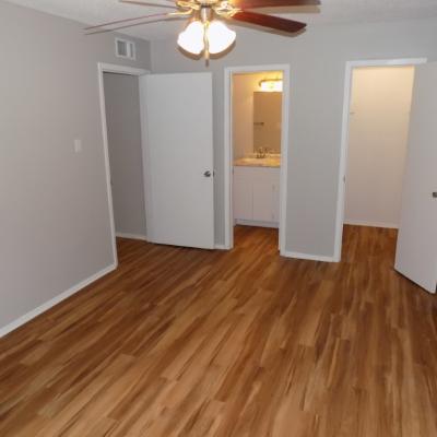 302 N. Main St., Apt. 29 (20)